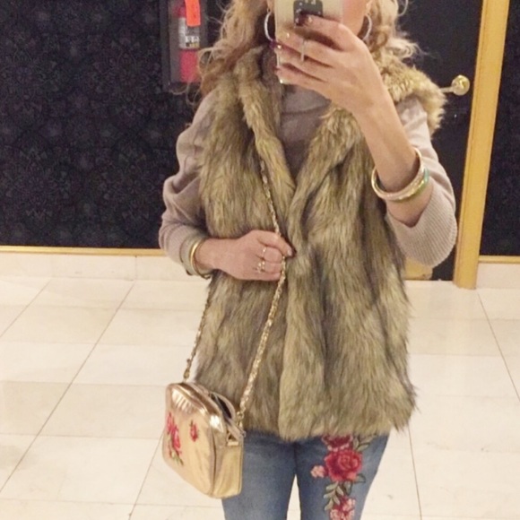 rose gold rose embroidered detail chain bag - Picture 3 of 4